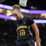 Women’s college basketball rankings: USC moves up after beating UConn, Big Ten stumbles